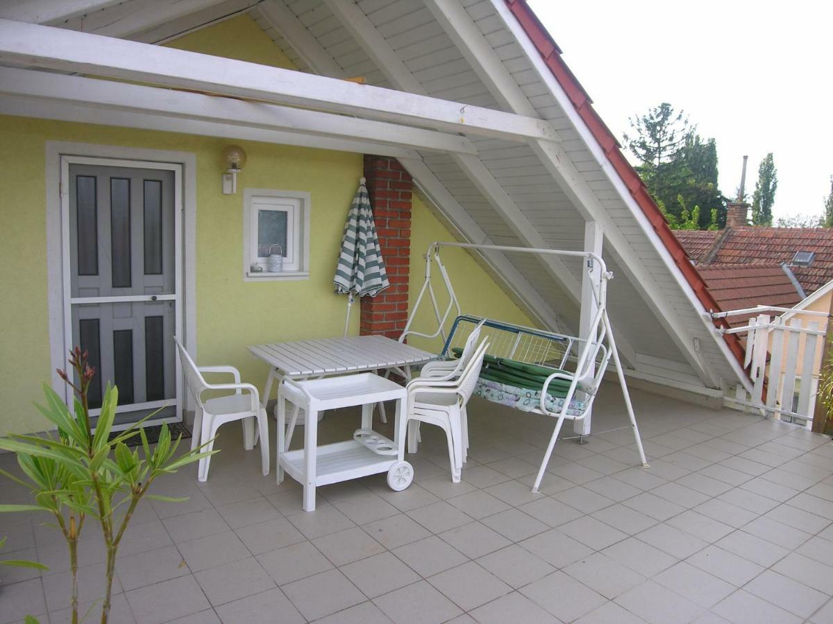 Apartment In Balatonlelle/Balaton 19144 Exteriör bild